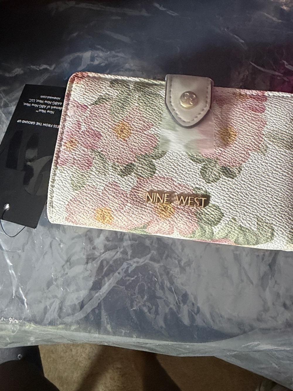 NINE WEST